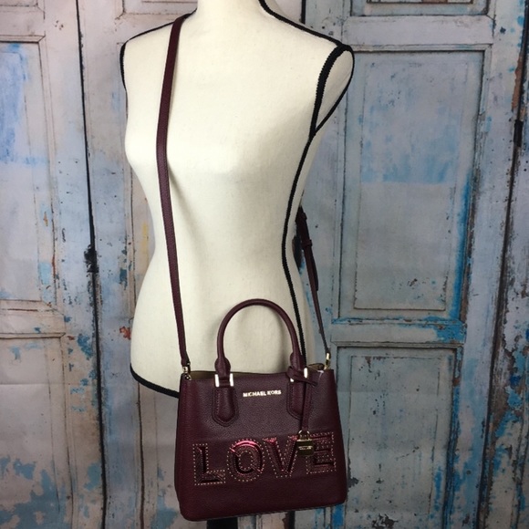 Michael Kors Adele Messenger - Picture 2 of 6